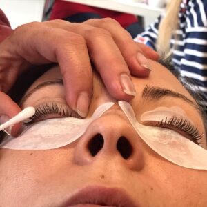 eyelashes-extension-course